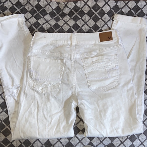American Eagle White Tomgirl ripped jeans - Picture 5 of 6